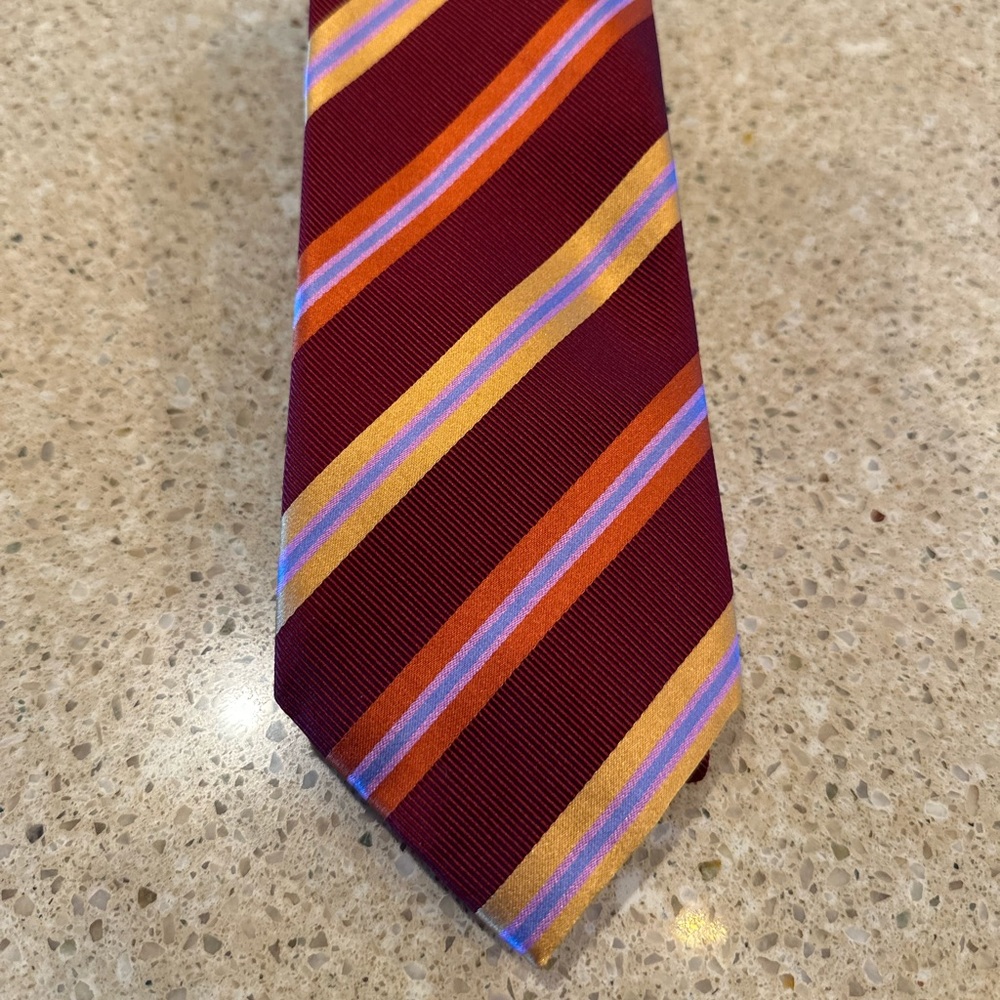 David Donahue Tie  silk blend men’s necktie 60%Silk/40% Cotton. Regi stripe USA